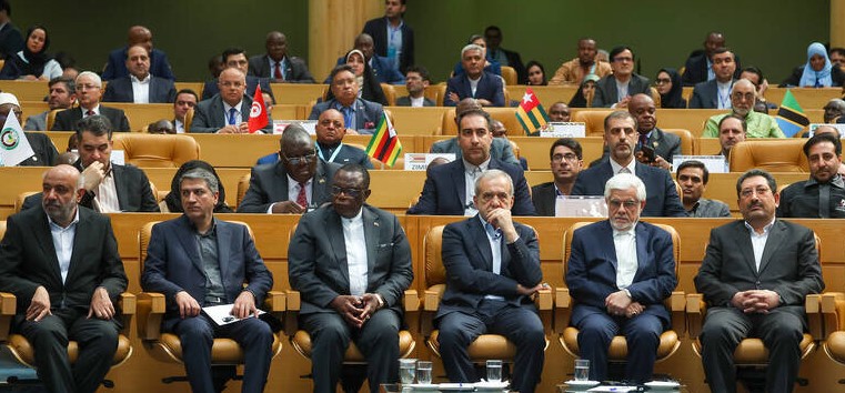 رئيس الوزراء الإسرائيلي مع عدد من الزعماء الأفارقة في أوغندا أرشيف