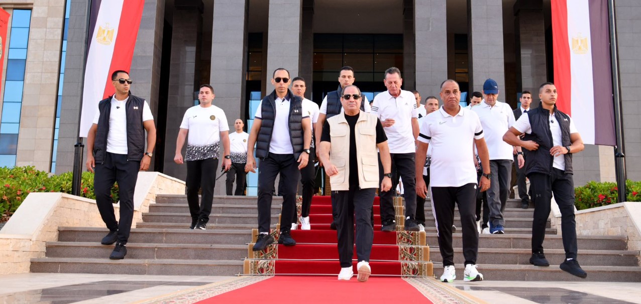 السيسي خلال زيارة الأكاديمية العسكرية المصرية