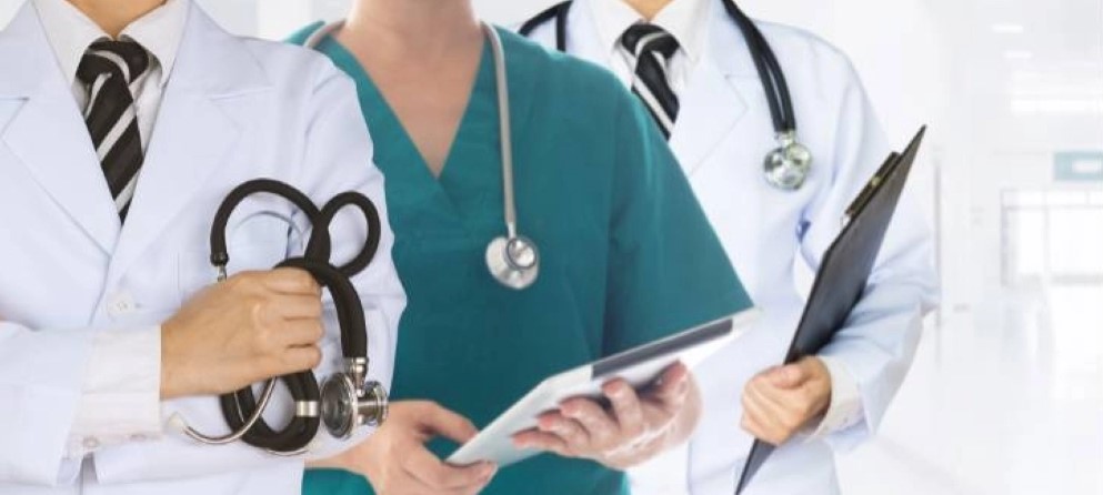 الدكتور أسامة عبد الحي – نقيب الأطباء